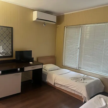 Hotel Hipodruma & Pool *
