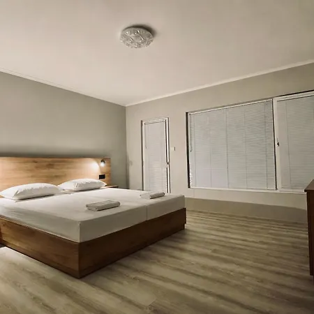 Hotel Hipodruma & Pool